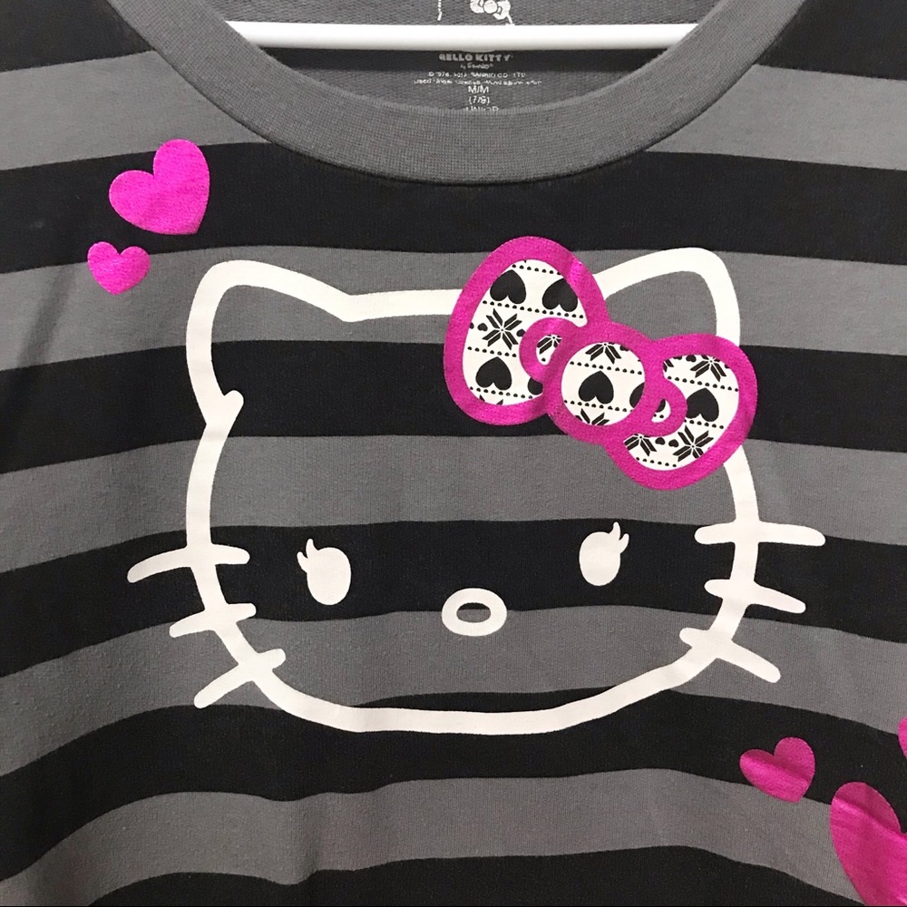 Hello Kitty Sweatshirt๐ - Picture 2 of 4